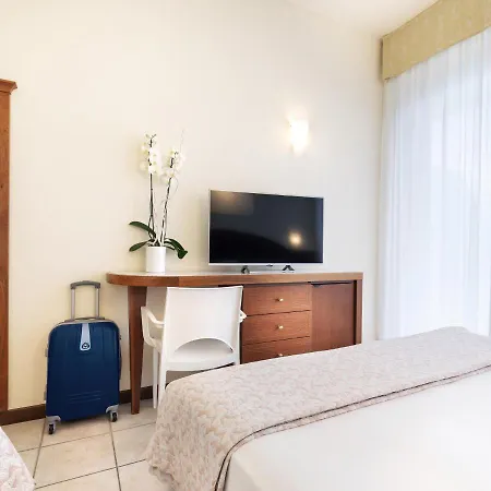 Hotel Bellevue Beach - Sul Mare Milano Marittima Exterior photo