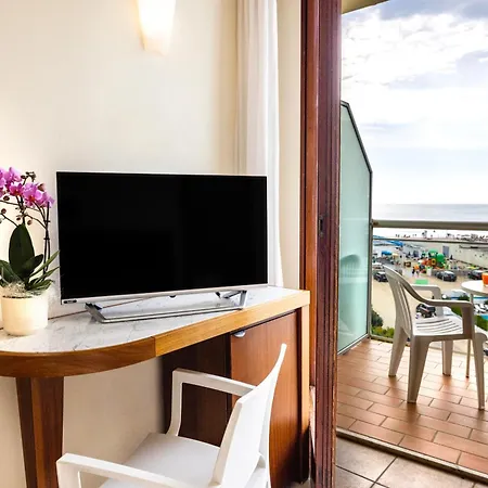 Hotel Bellevue Beach - Sul Mare Milano Marittima Exterior photo